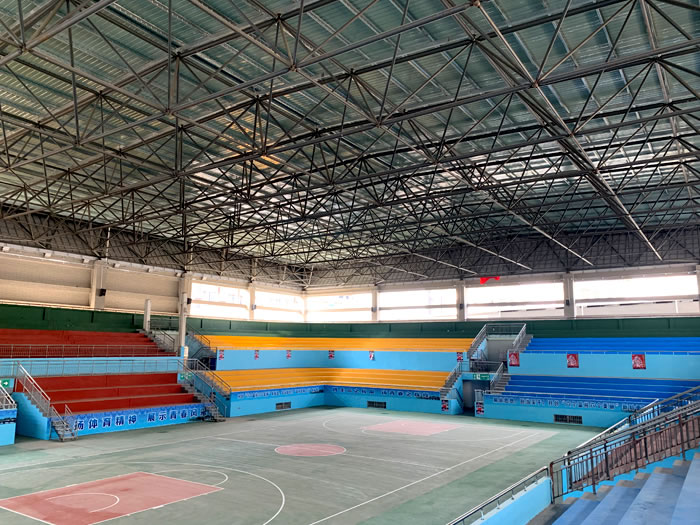 东兴体育馆网架