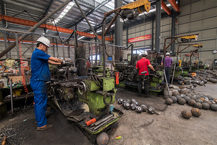 东兴网架配件车间